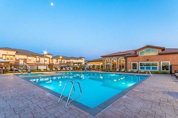 Pool Vasari Apartments | Elk Grove |